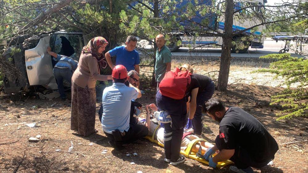 Konyalı ailenin içerisinde bulunduğu araç takla attı! Yaralılar var 4